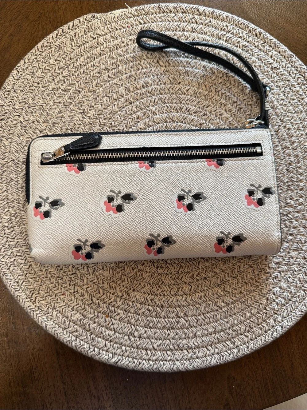 COACH White Floral Wristlet Wallet